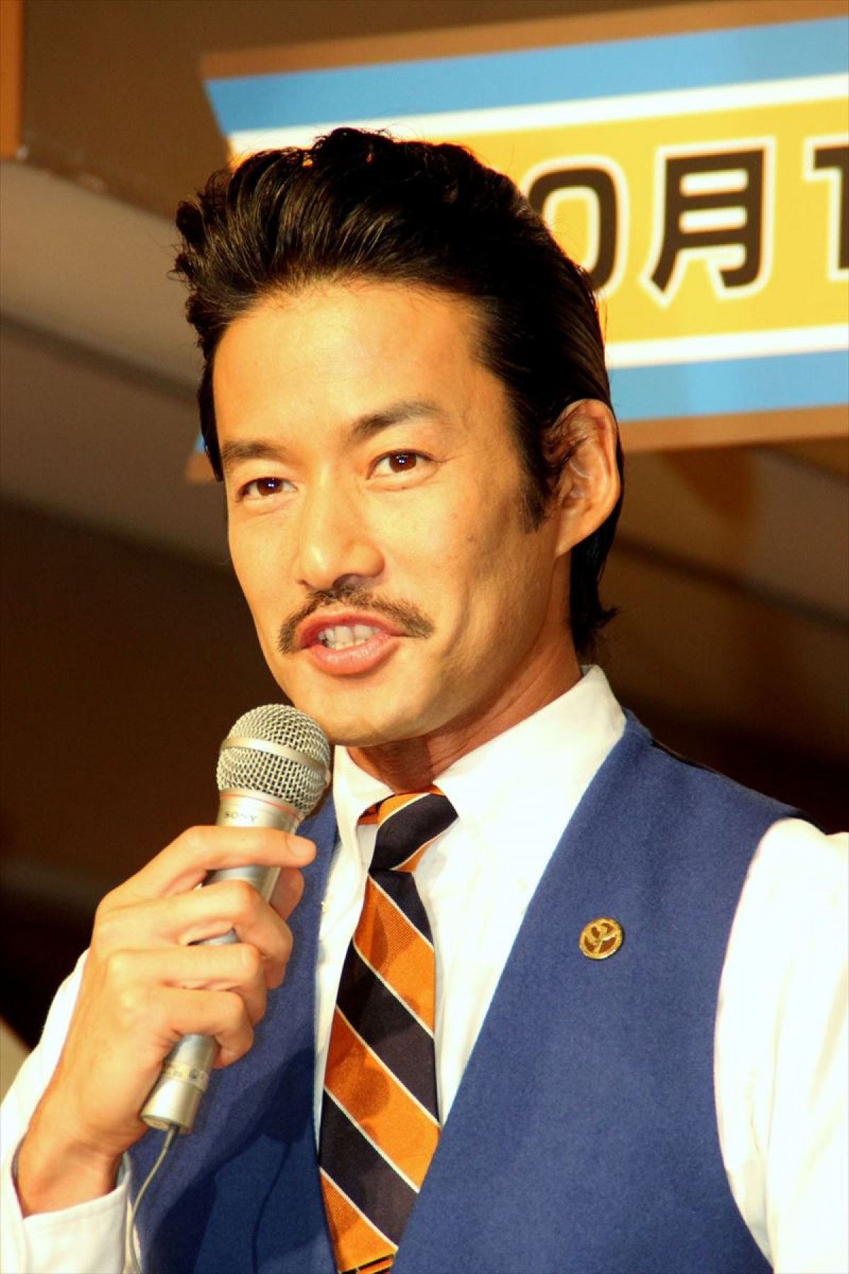 竹野内豊、女子会参加で「会話についていけない」　男性だらけの現場を希望