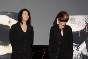 『ドラキュラZERO』スペシャル試写会イベントに出席したVAMPSのHYDE、K．A．Z