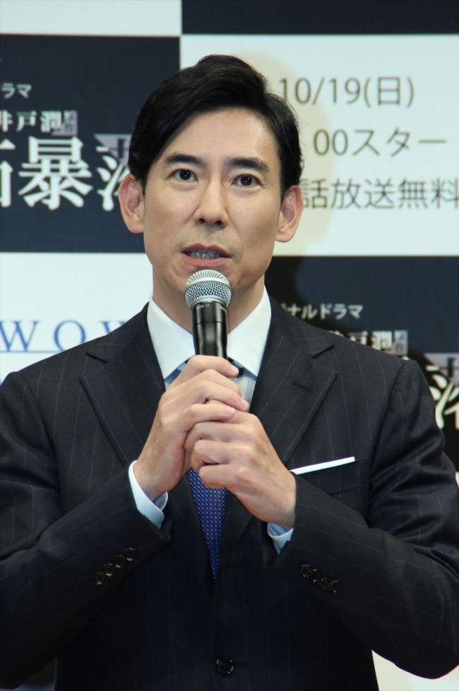 『株価暴落』完成披露試写会に登壇した高嶋政伸