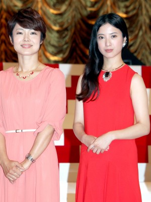 有働由美子アナウンサー、吉高由里子、「第65回紅白歌合戦」司会者発表会見にて