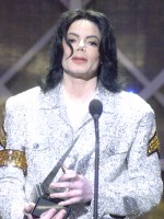 フォーブス誌「亡くなったセレブの長者番付」1位：マイケル・ジャクソン（※写真は2002年 Merit awardにて）