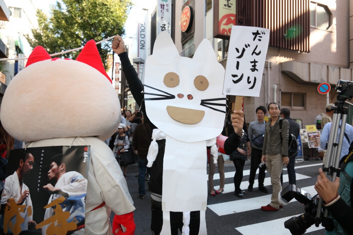 “猫版”ハロウィンパレードが神楽坂で開催！　猫の仮装なら誰でも参加OK