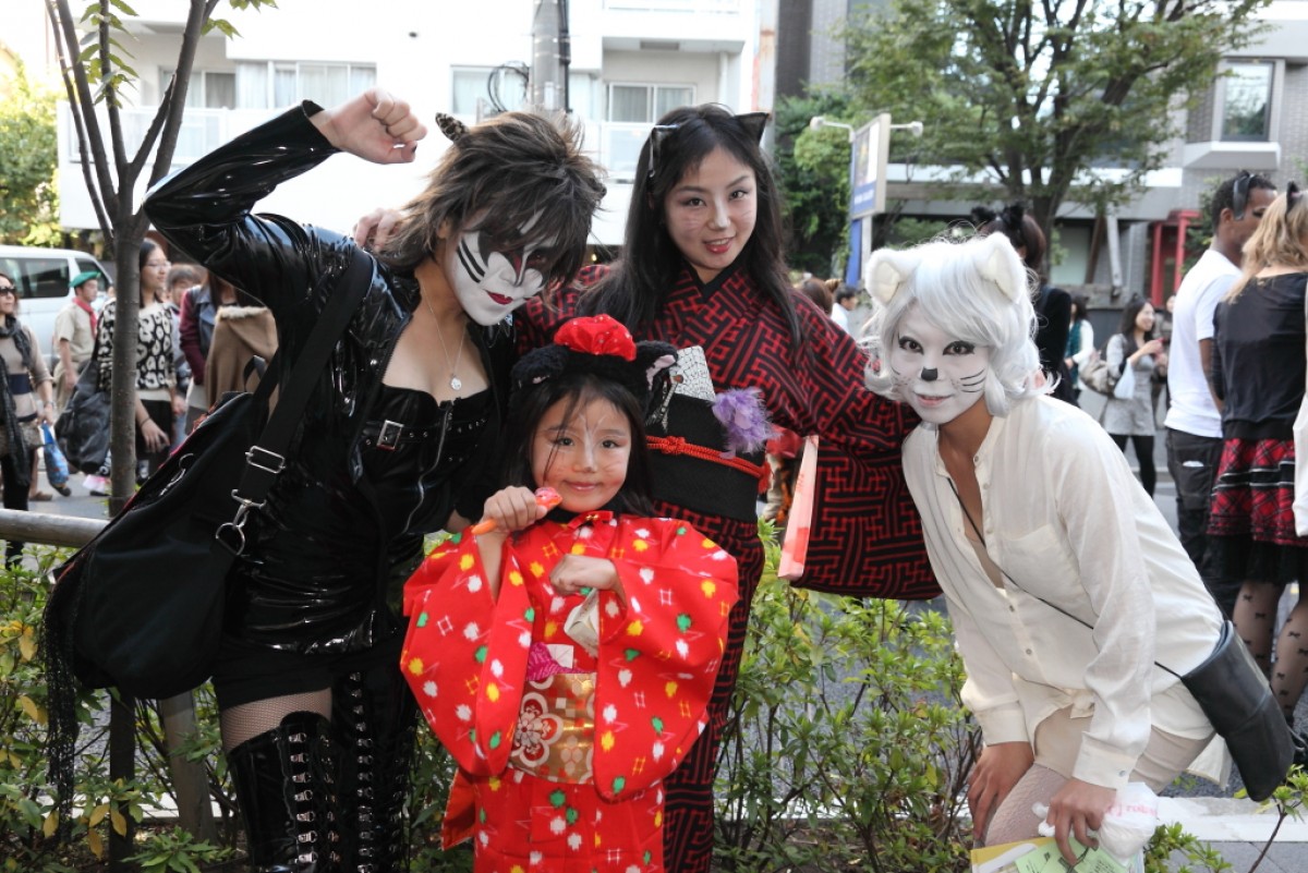 “猫版”ハロウィンパレードが神楽坂で開催！　猫の仮装なら誰でも参加OK