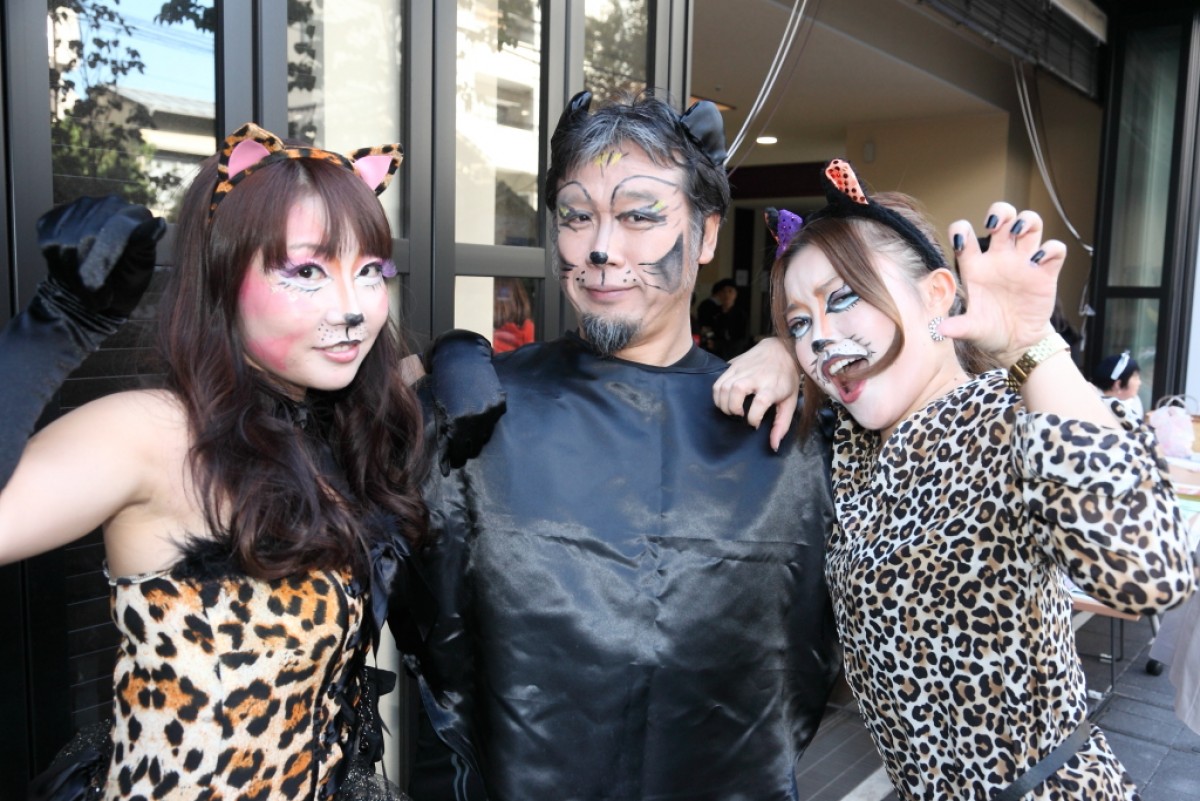 “猫版”ハロウィンパレードが神楽坂で開催！　猫の仮装なら誰でも参加OK