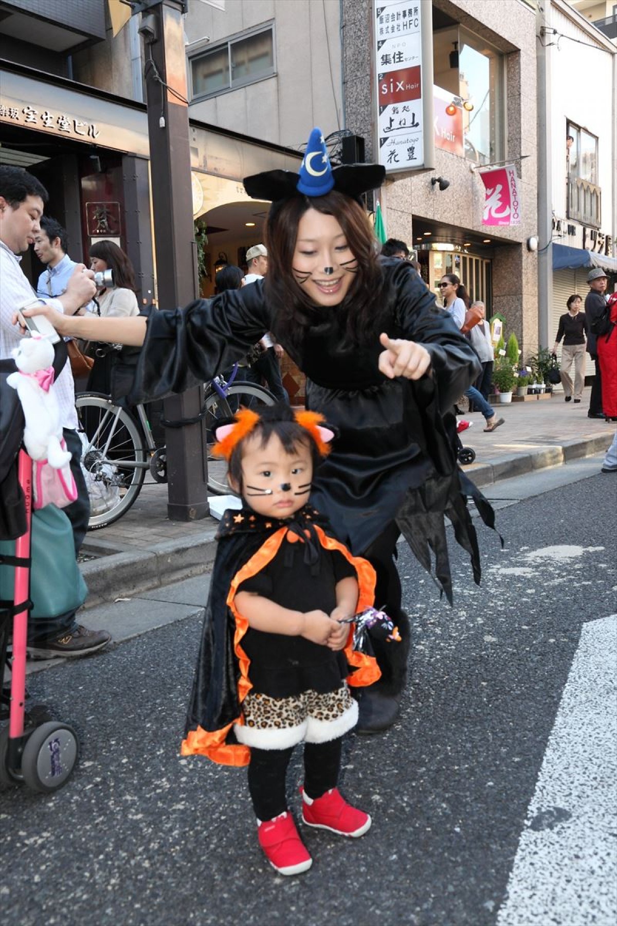 “猫版”ハロウィンパレードが神楽坂で開催！　猫の仮装なら誰でも参加OK