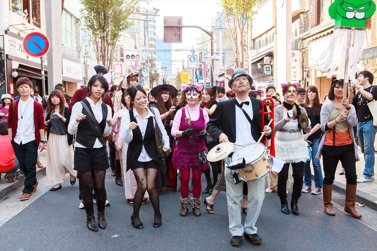 “猫版”ハロウィンパレードが神楽坂で開催！　猫の仮装なら誰でも参加OK