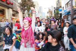 過去に開催された「神楽坂化け猫パレード」の様子