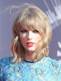 常にボディーガードと行動するわけは…