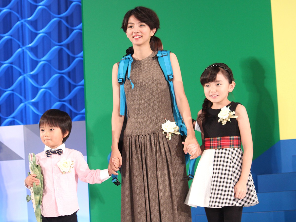 石原さとみ、ぶりっ子役は「可愛い仕草を研究」　東京ドラマアウォードで助演女優賞