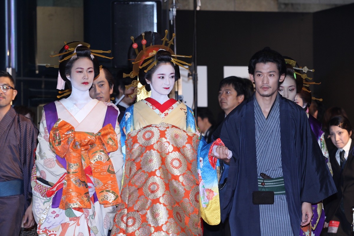 ＜フォト特集＞「第27回東京国際映画祭」オープニング＆レッドカーペット