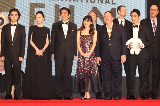 染谷将太、中谷美紀、安倍晋三首相、菅野美穂、ジョン・ラセター、小泉孝太郎（ステージイベント）