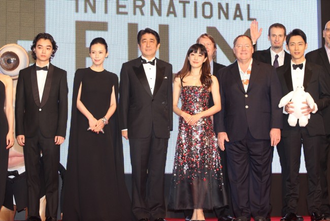 染谷将太、中谷美紀、安倍晋三首相、菅野美穂、ジョン・ラセター、小泉孝太郎（ステージイベント）