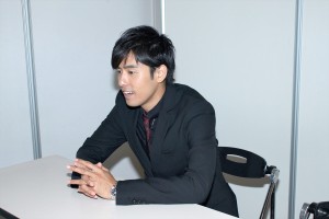 K、初演技でシャワーシーンにも挑戦！