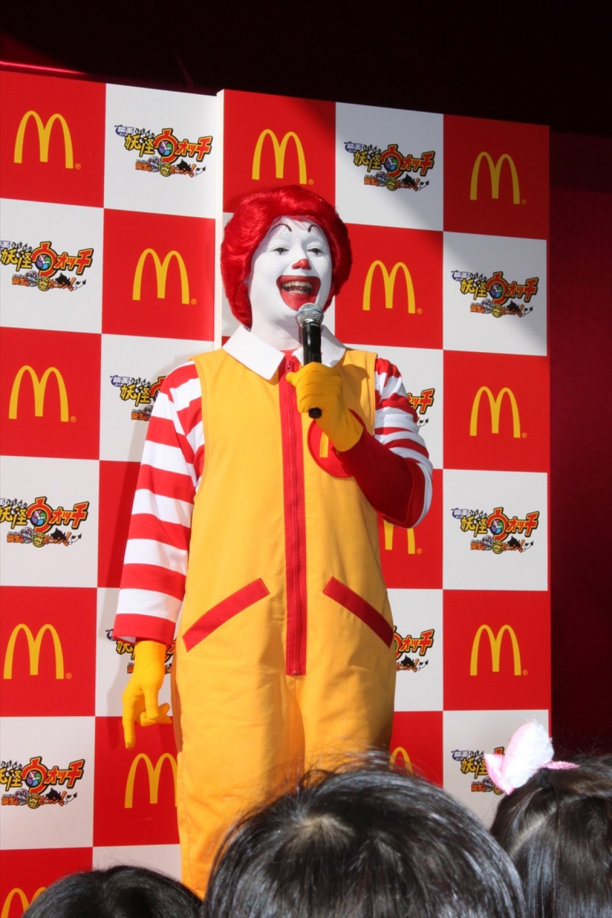 『妖怪ウォッチ』ジバニャン＆フユニャン登場！ “モグモグバーガー”が実店舗に