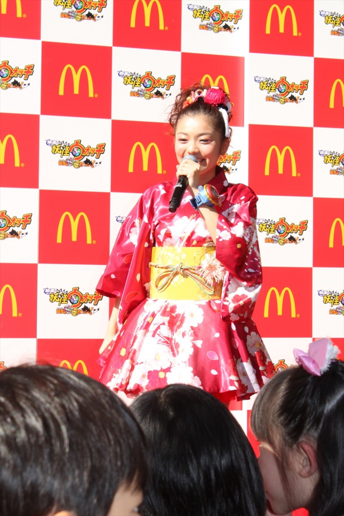 『妖怪ウォッチ』ジバニャン＆フユニャン登場！ “モグモグバーガー”が実店舗に