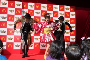 「マクドナルド×妖怪ウォッチ　コラボキャンペーン発表イベント」に参加したキング・クリームソーダ