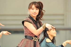 モーニング娘。’14の14thアルバム『14章～The message～』発売記念イベントで行われたミニライブの様子