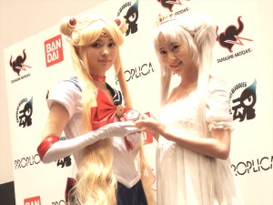 バンダイ新商品発表会に登場した八木アリサ、河北麻友子