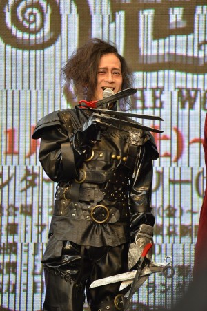 展覧会『ティム・バートンの世界』オープニング・セレモニーに登場した又吉直樹