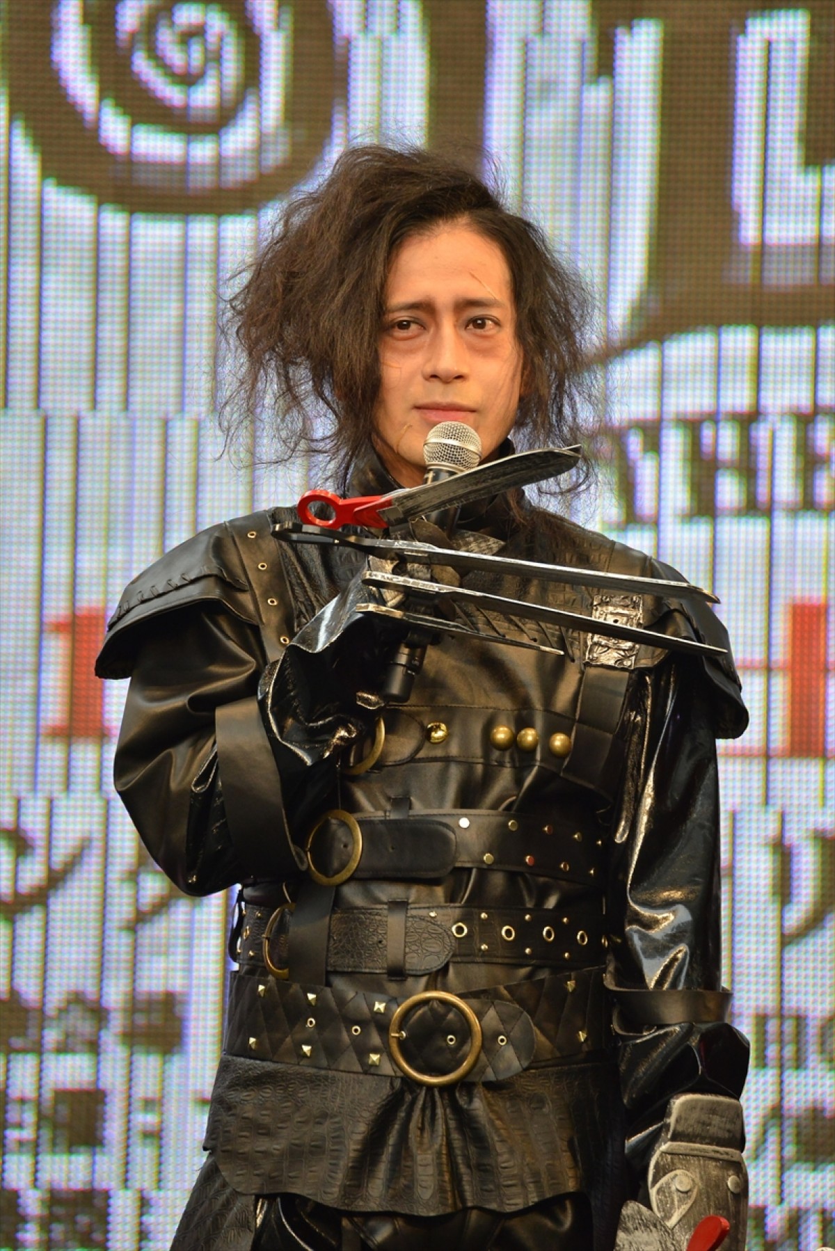 ティム・バートン監督、ウルトラ怪獣の歓迎に「マイファミリー」と大感激！