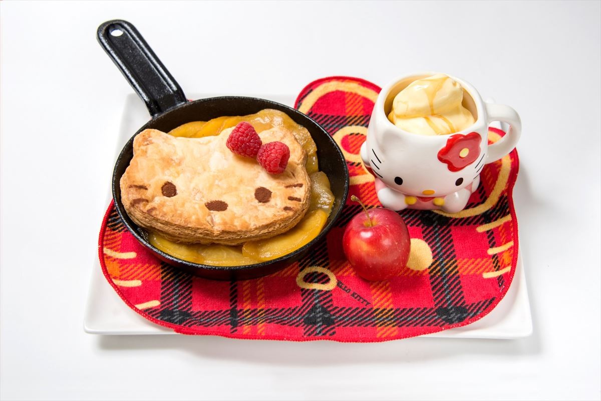「ハローキティカフェ」期間限定オープン、キティちゃんの鉄板アップルパイも提供
