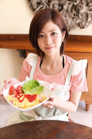 美しすぎるGカッププロ雀士、高宮まりがセクシーグラビアDVD発売