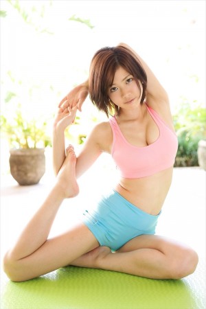 美しすぎるGカッププロ雀士、高宮まりがセクシーグラビアDVD発売