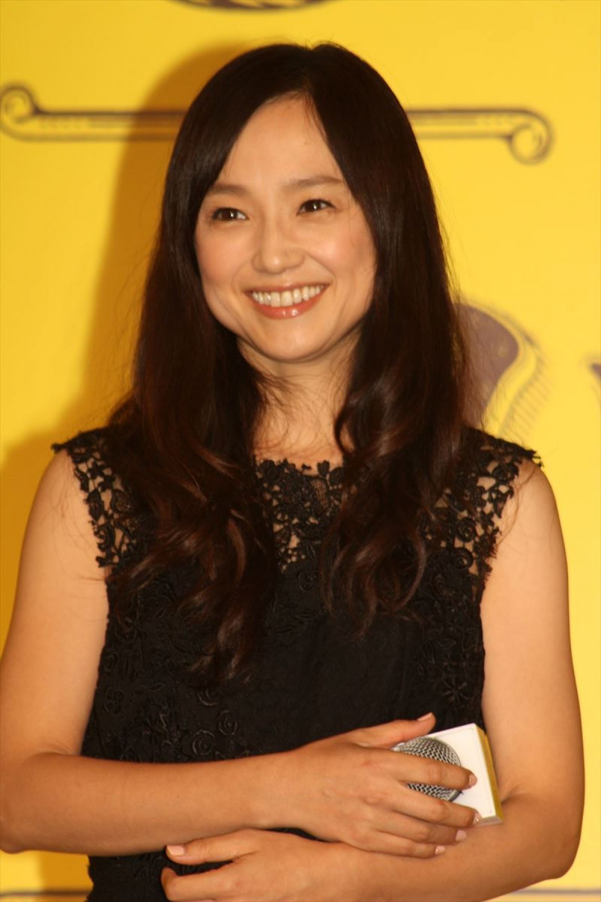 尾野真千子、新人女優に刺激を受ける 「生半可な気持ちでやってはいけない」