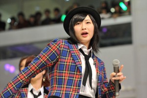 Berryz工房のラストシングルリリースイベント　ミニライブの様子