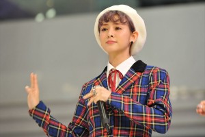 Berryz工房のラストシングルリリースイベント　ミニライブの様子