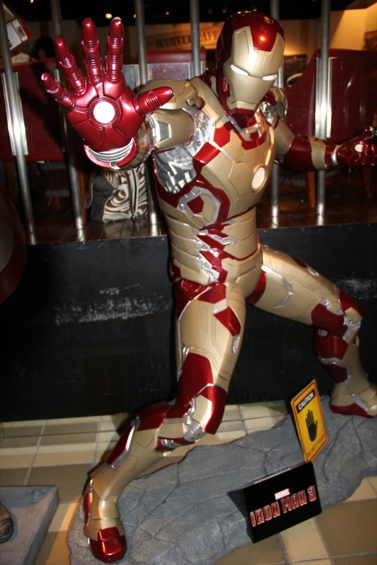 『アベンジャーズ』丸の内に参上！　期間限定「マーベル・カフェ」に行ってみた