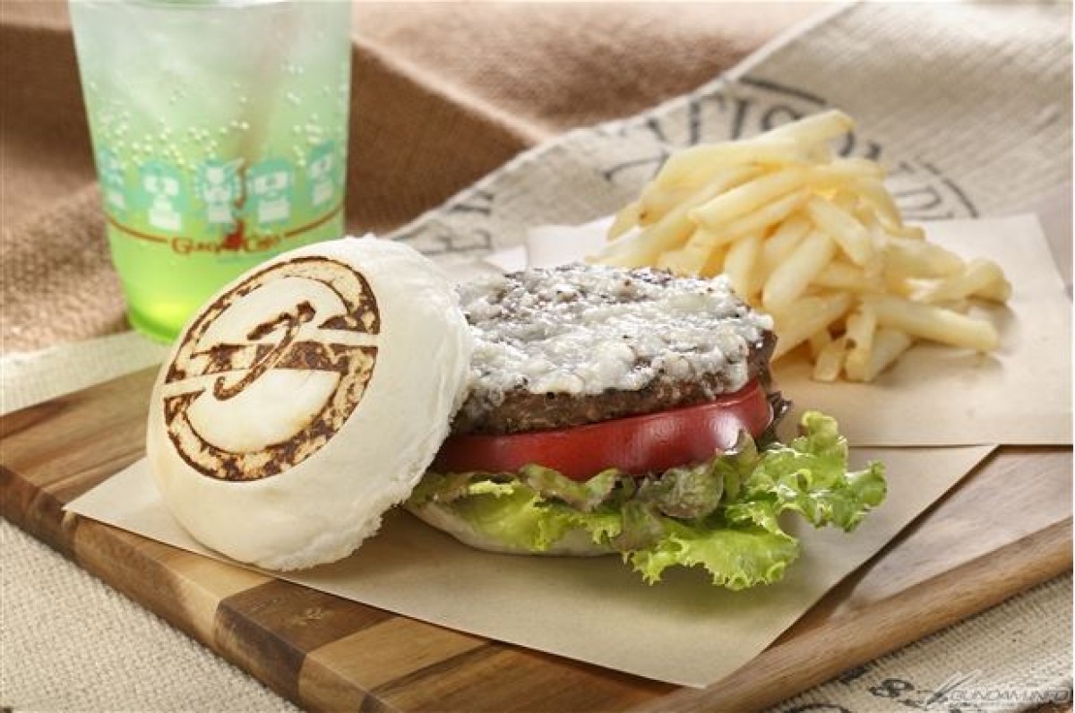 ガンダムカフェ、“マクダニエルハンバーガー”としてリニューアル！テイクアウトもOK