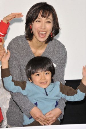 吹石一恵、五十嵐陽向、ドラマ『ママとパパが生きる理由。』特別試写会にて