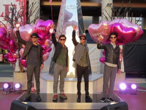 2013年11月に開催された、沖縄あしびなーアウトレットで開催された雑誌Sweetの読者招待イベント「Sweet girls fes」にて