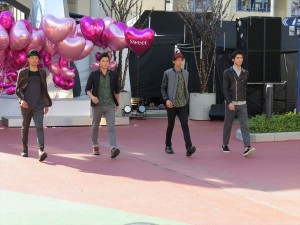 2013年11月に開催された、沖縄あしびなーアウトレットで開催された雑誌Sweetの読者招待イベント「Sweet girls fes」にて