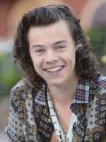 「1D」ハリー・スタイルズ、「試すまでは…」発言でバイセクシャルの噂が過熱