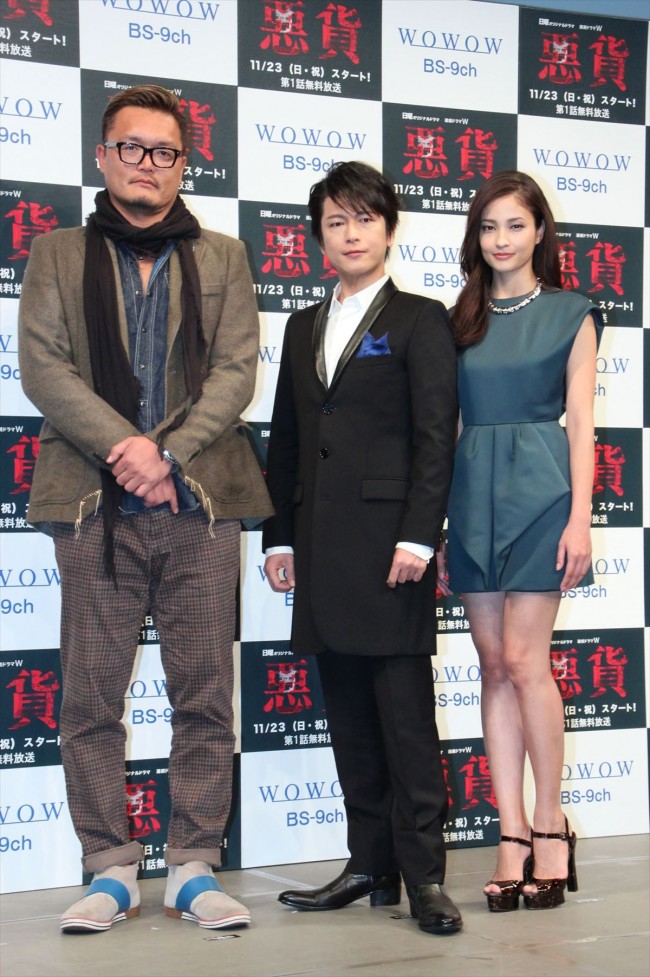 連続ドラマW『悪貨』完成披露試写会に登壇した及川光博、黒木メイサ、権野元監督