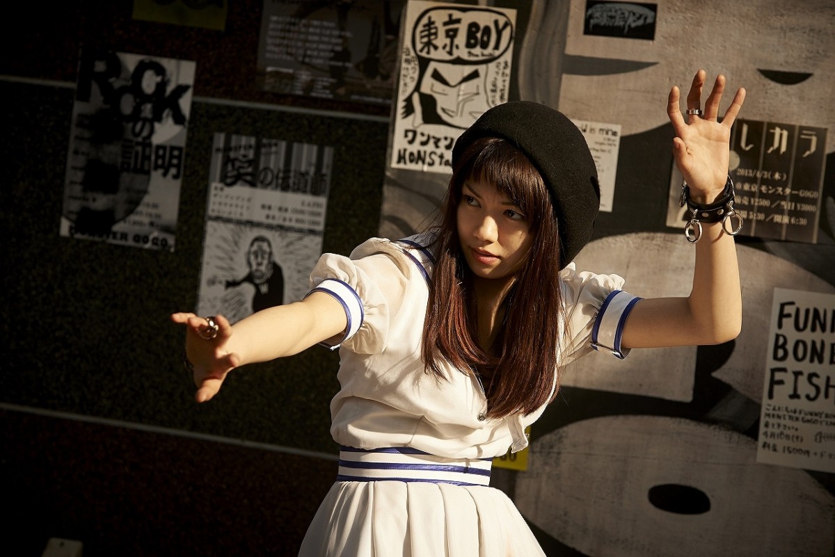 二階堂ふみ、鼻血男を蹴り飛ばし乱闘アクション！『日々ロック』アイドル役のはずが…