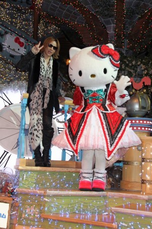 ハローキティ＆YOSHIKI、ハローキティ40th記念パレード「ARIGATO EVERYONE！」の様子