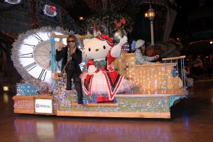 ハローキティ＆YOSHIKI、ハローキティ40th記念パレード「ARIGATO EVERYONE！」の様子