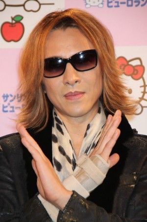 YOSHIKI、ハローキティ40th記念パレード「ARIGATO EVERYONE！」にて
