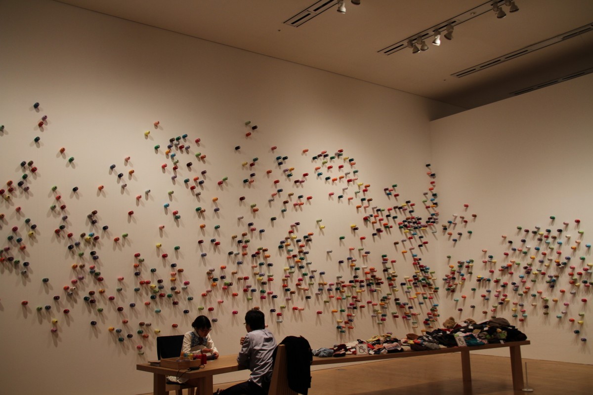 六本木ヒルズ・森美術館に宿泊できる!? 参加型アート展とは