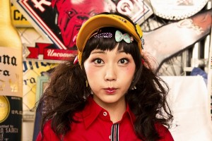 『エイプリルフールズ』　ポップなバイト女子（木南晴夏）