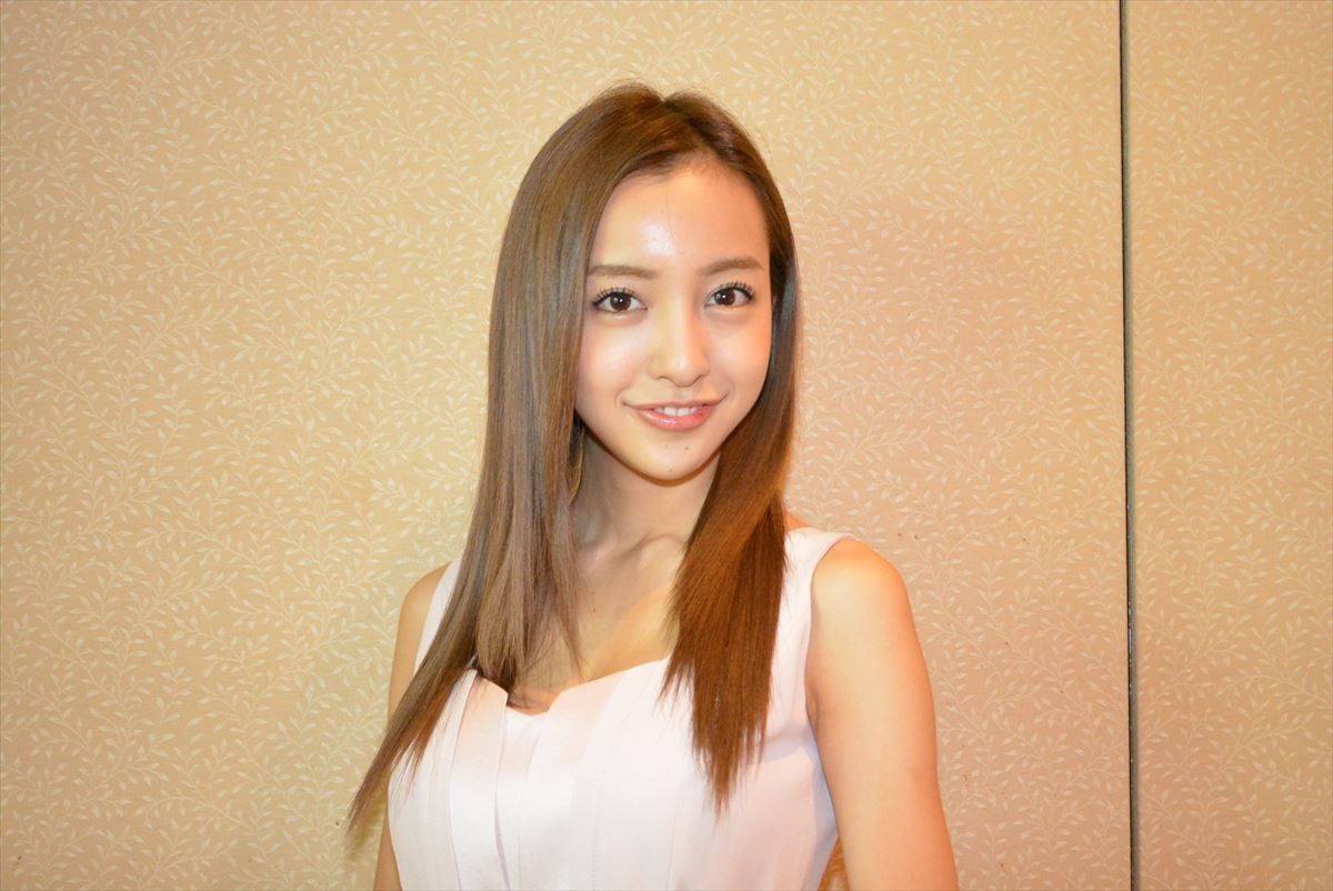 板野友美「正直でいたい」 “クールなイメージ”をマイナスと捉えない真意とは？