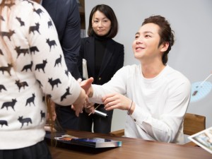 『キレイな男』DVD発売記念、プレミアサイン会に登場したチャン・グンソク