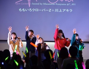 ももクロ主演映画『幕が上がる』トークイベントにて行われたライブパフォーマンスの様子