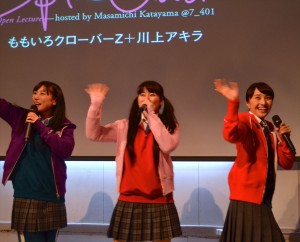 ももクロ主演映画『幕が上がる』トークイベントにて行われたライブパフォーマンスの様子