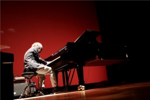 ピアニストまらしぃ、演奏の様子