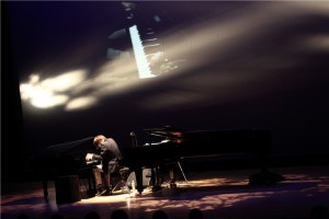 ピアニストまらしぃ、演奏の様子