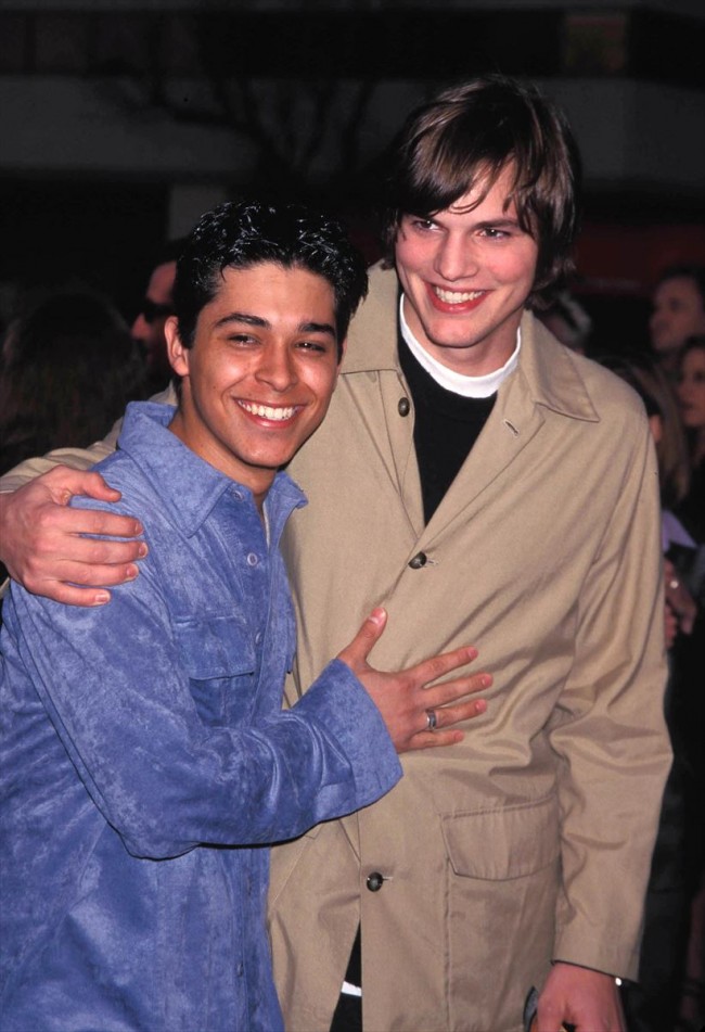 アシュトン・カッチャー＆ウィルマー・バルデラマ　Ashton Kutcher＆Wilmer Valderrama